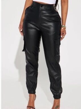 NWT Shinestar | Women’s Black Faux Leather Cargo Jogger Pants Size M